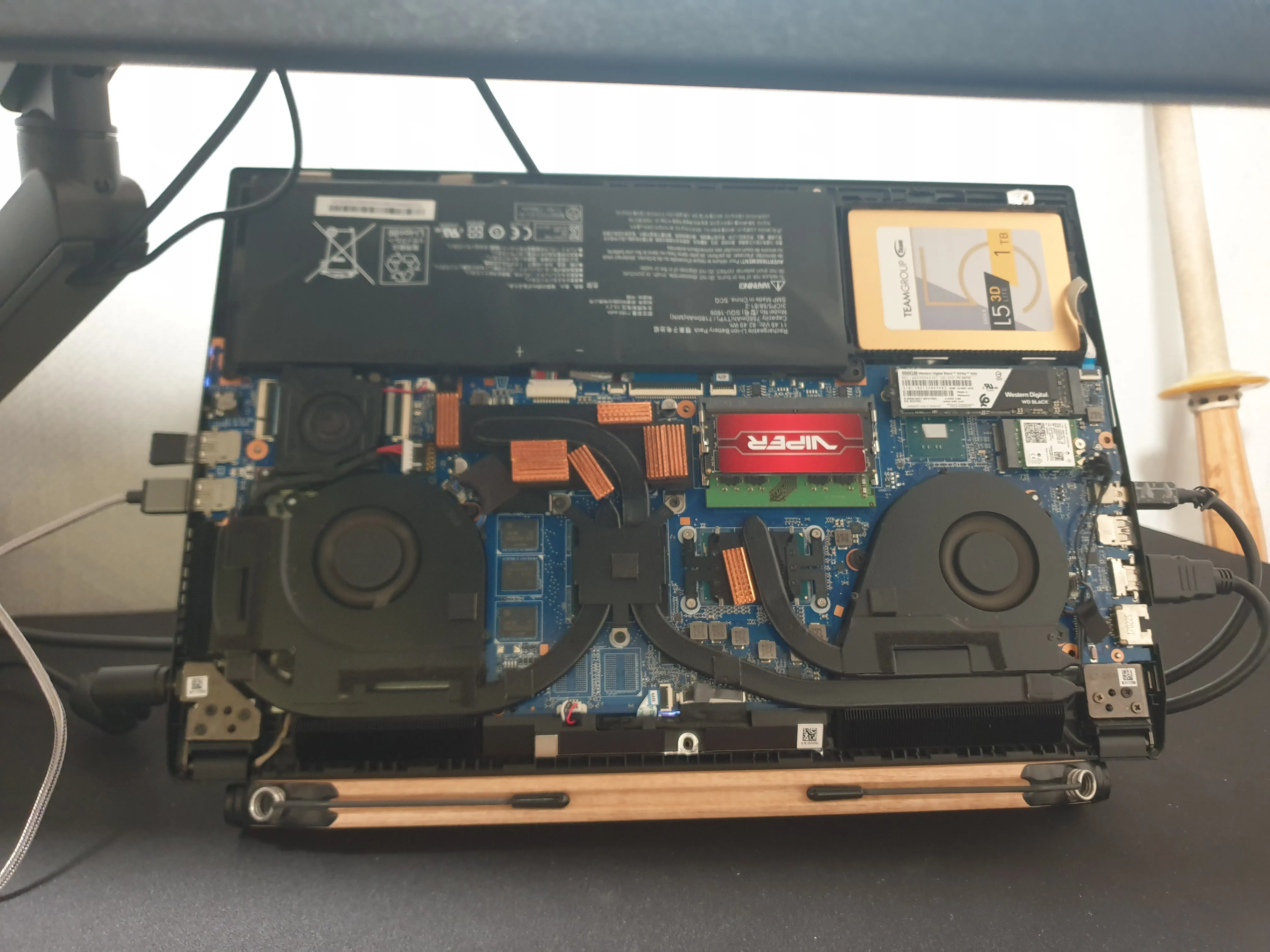 뚜껑을 다 열고 사용함.